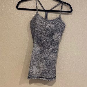 Lululemon Y TANK size 2